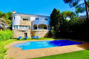 V&V LLORET-VILLA AURORA, exclusiva villa a solo 200m playa Fenals NO SE ADMITEN GRUPOS DE JÓVENES